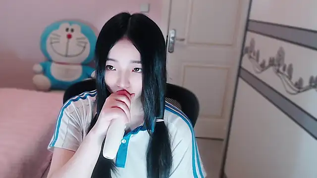 xiao-xiao-D online show from 10/31/25, 01:34