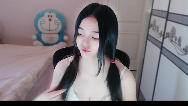 xiao-xiao-D online show from 11/22/25, 03:27