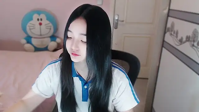 xiao-xiao-D online show from 11/24/25, 08:47