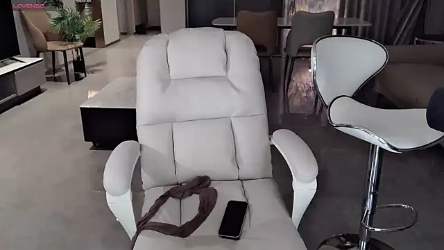 Snapshot of Irene--- chatting on 03/09/25, 09:02 Irene--- online show from 03/09/25, 09:02