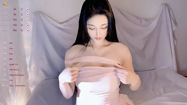 Snapshot of Irene--- chatting on 12/05/25, 01:14 Irene--- online show from 12/05/25, 01:14