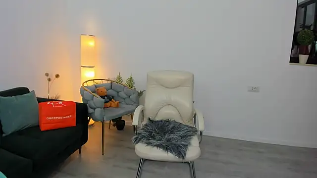 Aileen Stone online show from 10/30/25, 03:46