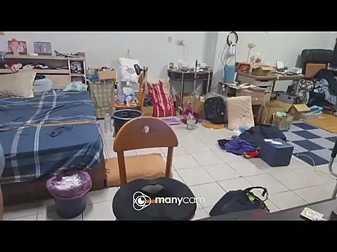 Snapshot of bb770504 chatting on 10/08/25, 11:08 bb770504 online show from 10/08/25, 11:08