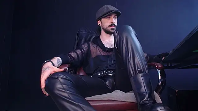 Snapshot of AxelColton chatting on 10/24/25, 10:33 AxelColton online show from 10/24/25, 10:33