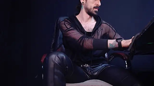 Snapshot of AxelColton chatting on 10/27/25, 11:25 AxelColton online show from 10/27/25, 11:25