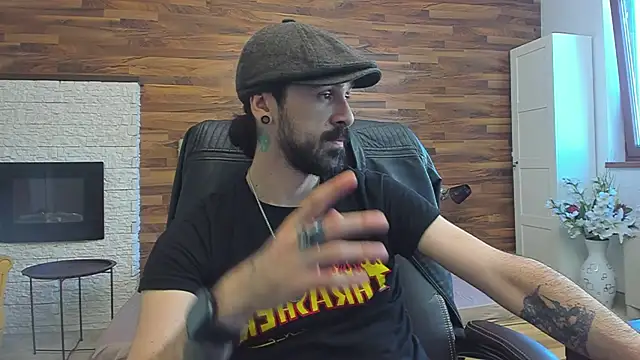 Snapshot of AxelColton chatting on 11/03/25, 11:33 AxelColton online show from 11/03/25, 11:33