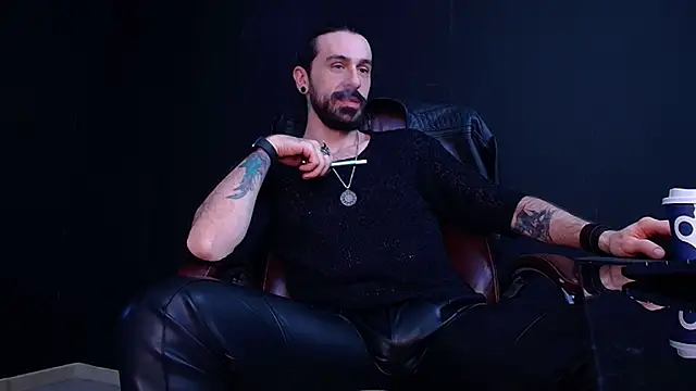 Snapshot of AxelColton chatting on 11/05/25, 11:32 AxelColton online show from 11/05/25, 11:32