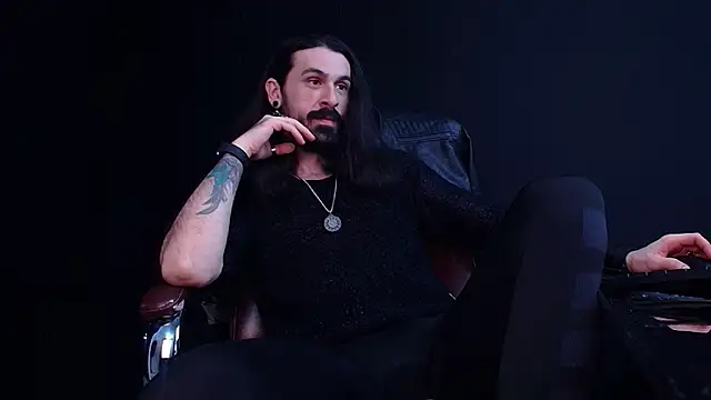 Snapshot of AxelColton chatting on 11/14/25, 11:31 AxelColton online show from 11/14/25, 11:31