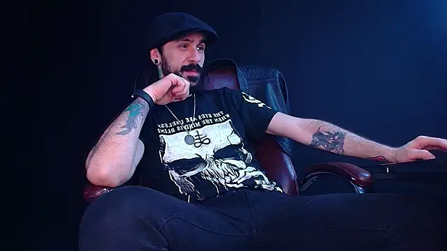 Snapshot of AxelColton chatting on 11/27/25, 06:04 AxelColton online show from 11/27/25, 06:04