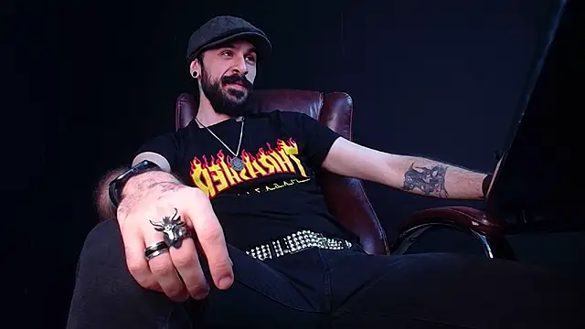 Snapshot of AxelColton chatting on 12/05/25, 06:22 AxelColton online show from 12/05/25, 06:22