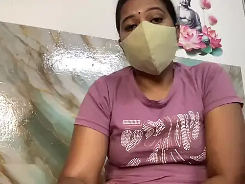 Snapshot of Tamil_Sanjana_ chatting on 10/17/25, 12:08 Tamil Sanjana online show from 10/17/25, 12:08