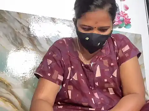 Snapshot of Tamil_Sanjana_ chatting on 11/27/25, 01:35 Tamil Sanjana online show from 11/27/25, 01:35