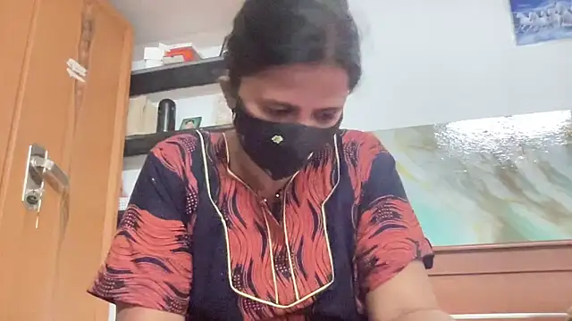 Snapshot of Tamil_Sanjana_ chatting on 02/08/26, 04:49 Tamil Sanjana online show from 02/08/26, 04:49