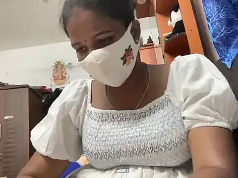 Tamil Sanjana  online show from 04/23/26, 02:08