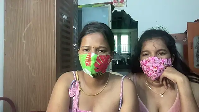 Snapshot of Tamil_Sanjana_ chatting on 06/21/26, 06:05 Tamil Sanjana online show from 06/21/26, 06:05