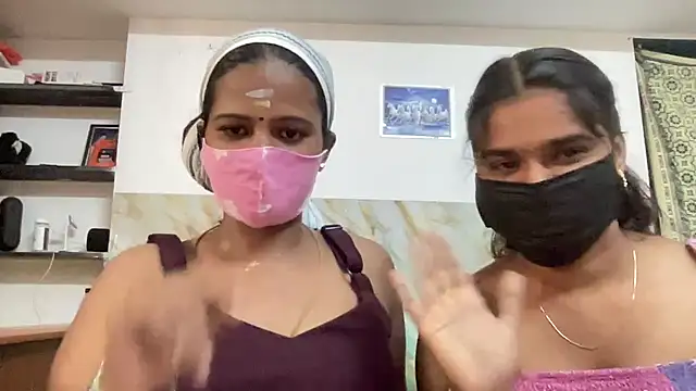 Snapshot of Tamil_Sanjana_ chatting on 07/10/26, 05:04 Tamil Sanjana online show from 07/10/26, 05:04