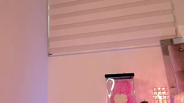 Alissonroses online show from 04/18/26, 12:42