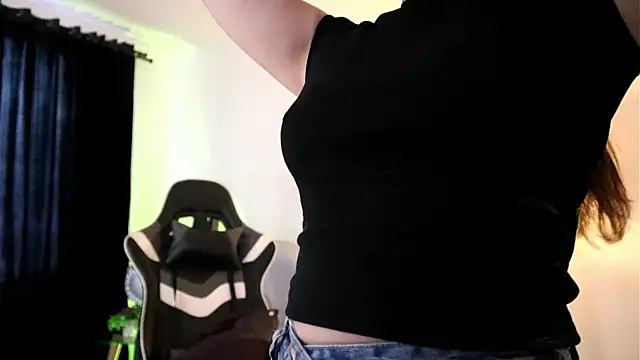 Daisha Riley online show from 09/17/25, 01:24