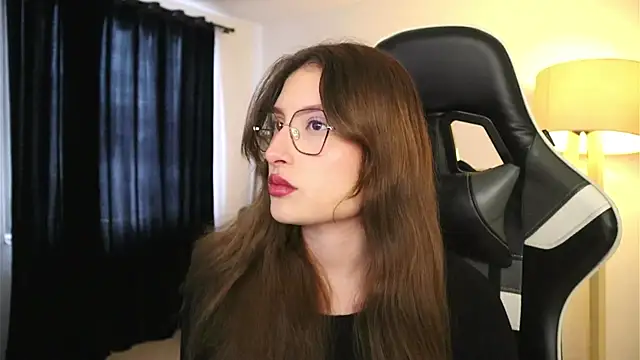 Daisha Riley online show from 11/11/25, 02:28