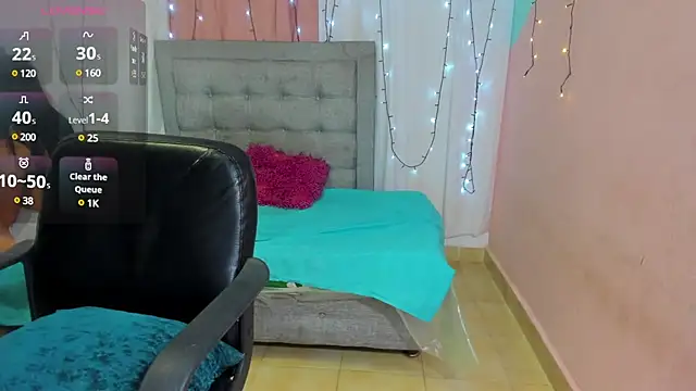 Snapshot of dani-lue chatting on 01/20/25, 11:56 dani-lue online show from 01/20/25, 11:56