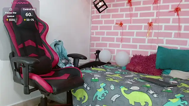 Snapshot of dani-lue chatting on 02/15/25, 02:00 dani-lue online show from 02/15/25, 02:00