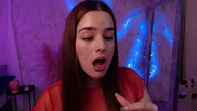 Snapshot of Lolly_lipss_ chatting on 12/23/24, 01:03 Lolly lipss online show from 12/23/24, 01:03