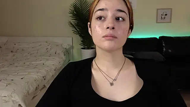 Snapshot of Lolly_lipss_ chatting on 01/05/25, 04:06 Lolly lipss online show from 01/05/25, 04:06