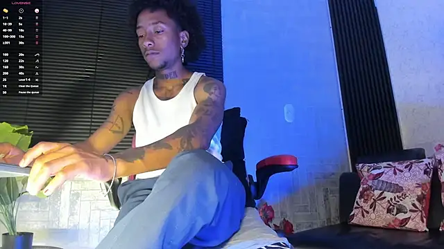 Snapshot of JhonyMiller_ chatting on 11/11/25, 07:36 JhonyMiller online show from 11/11/25, 07:36