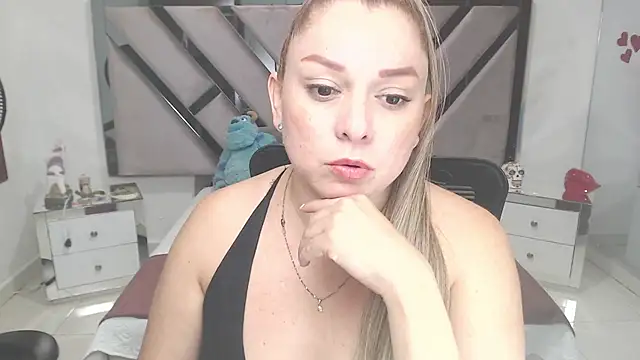 natalia5560 online show from 03/13/25, 01:40