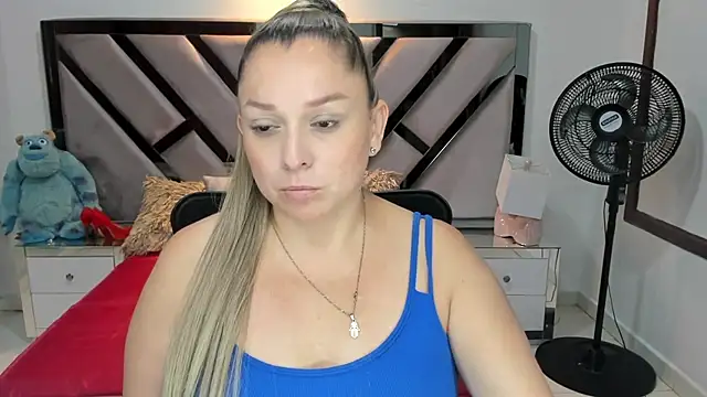 natalia5560 online show from 09/14/25, 12:37