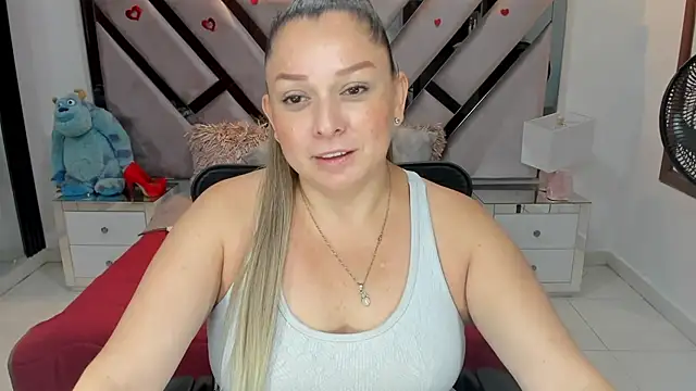 natalia5560 online show from 10/09/25, 12:58