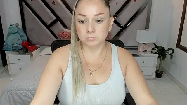 natalia5560 online show from 11/25/25, 01:33