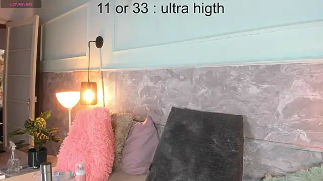 Little lili19 online show from 04/24/26, 08:22