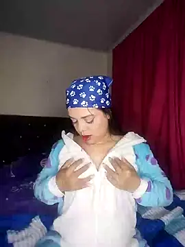 Snapshot of AriaYummy chatting on 12/29/24, 01:02 AriaYummy online show from 12/29/24, 01:02