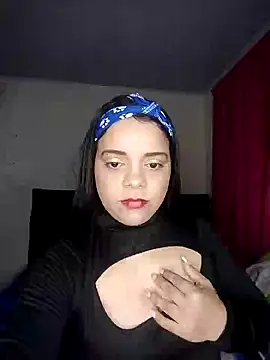 Snapshot of AriaYummy chatting on 01/17/25, 02:18 AriaYummy online show from 01/17/25, 02:18