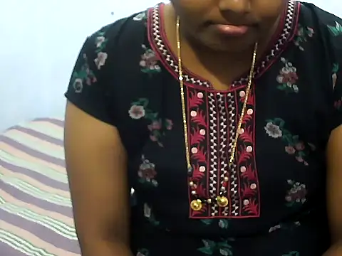 Snapshot of telugu_indhu_0001 chatting on 10/07/25, 02:47 telugu indhu 0001 online show from 10/07/25, 02:47