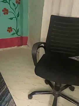 hot menka online show from 03/18/25, 02:26