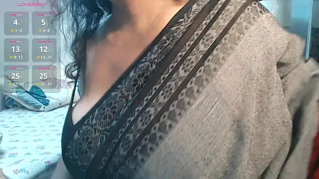 hot menka online show from 04/22/26, 09:11