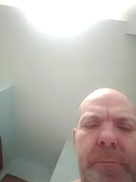 Snapshot of hoodratoui chatting on 12/05/25, 10:13 hoodratoui online show from 12/05/25, 10:13