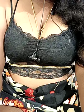 Snapshot of Tamilbigboobie chatting on 12/19/24, 06:34 Tamilbigboobie online show from 12/19/24, 06:34