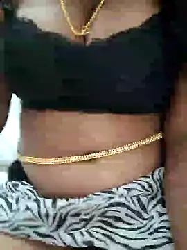 Snapshot of Tamilbigboobie chatting on 12/22/24, 08:03 Tamilbigboobie online show from 12/22/24, 08:03
