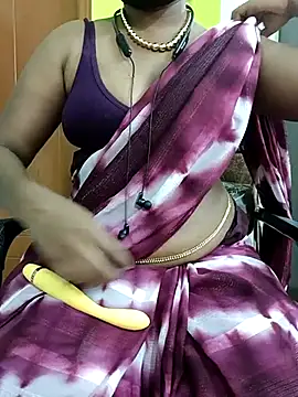 Snapshot of Tamilbigboobie chatting on 03/16/25, 04:45 Tamilbigboobie online show from 03/16/25, 04:45