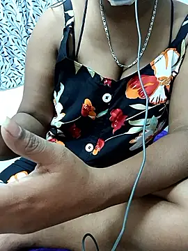 Snapshot of Tamilbigboobie chatting on 09/09/25, 06:40 Tamilbigboobie online show from 09/09/25, 06:40