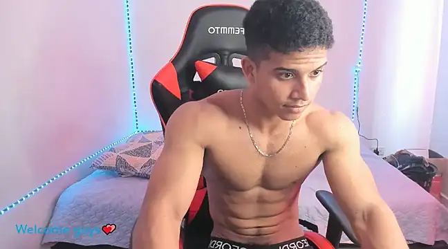 Snapshot of oliver_thompsson7 chatting on 12/19/24, 04:57 oliver thompsson7 online show from 12/19/24, 04:57