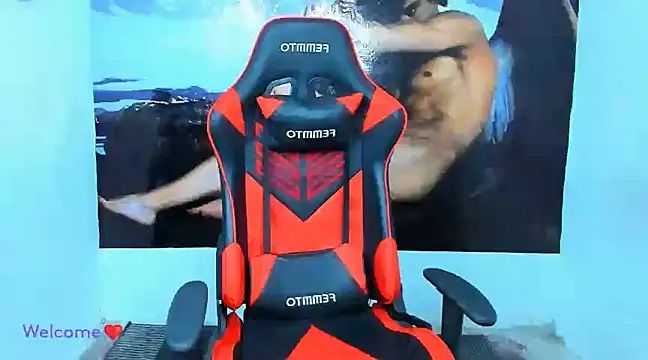 Snapshot of oliver_thompsson7 chatting on 12/22/24, 09:42 oliver thompsson7 online show from 12/22/24, 09:42