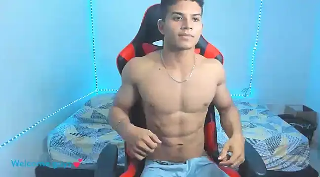 Snapshot of oliver_thompsson7 chatting on 01/01/25, 01:04 oliver thompsson7 online show from 01/01/25, 01:04