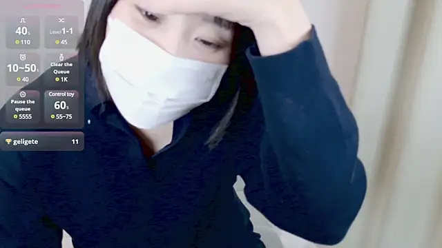 Snapshot of UYU_man chatting on 02/04/25, 12:33 UYU man online show from 02/04/25, 12:33