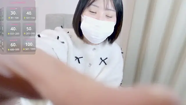 Snapshot of UYU_man chatting on 02/05/25, 04:03 UYU man online show from 02/05/25, 04:03