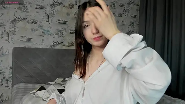 LilianGrindle online show from 03/21/25, 06:07