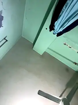 Snapshot of GildanK18 chatting on 12/03/25, 10:35 GildanK18 online show from 12/03/25, 10:35